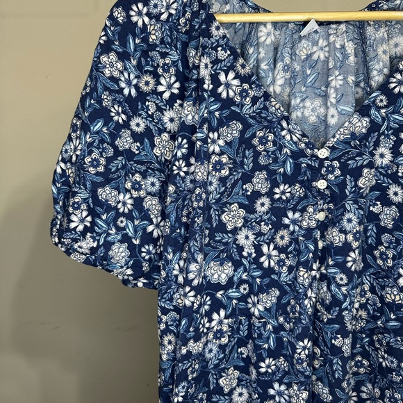 Old Navy Navy Floral Maxi Dress - Picture 2 of 3